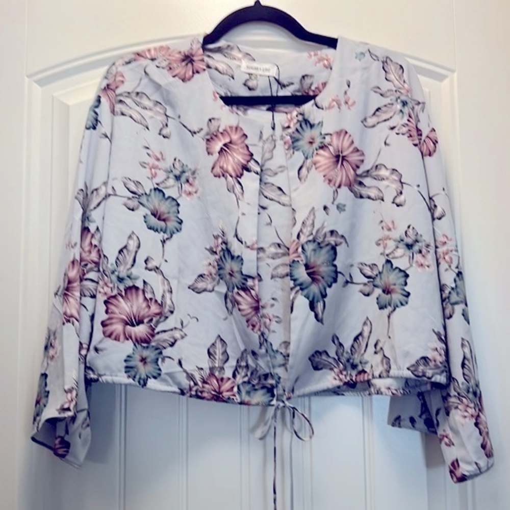 NWOT Sugarlips Floral Top‎ Size M